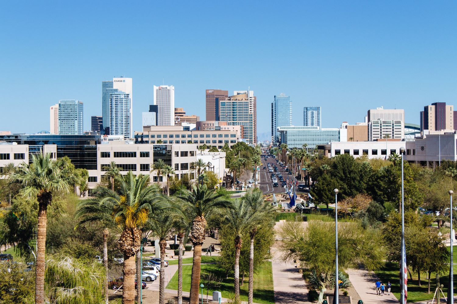 Leslie Motter and Terry Goddard Named 2025 Arizona Leaders of the Year