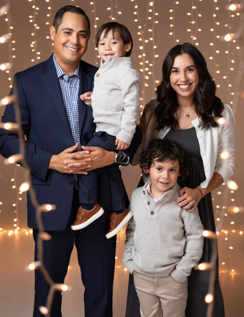Luis De La Cruz and his family.