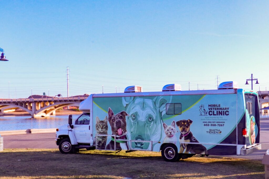 The Bob & Renee Parsons Foundation Offers A $1.3M Commitment to Keeping Pets and Families Together